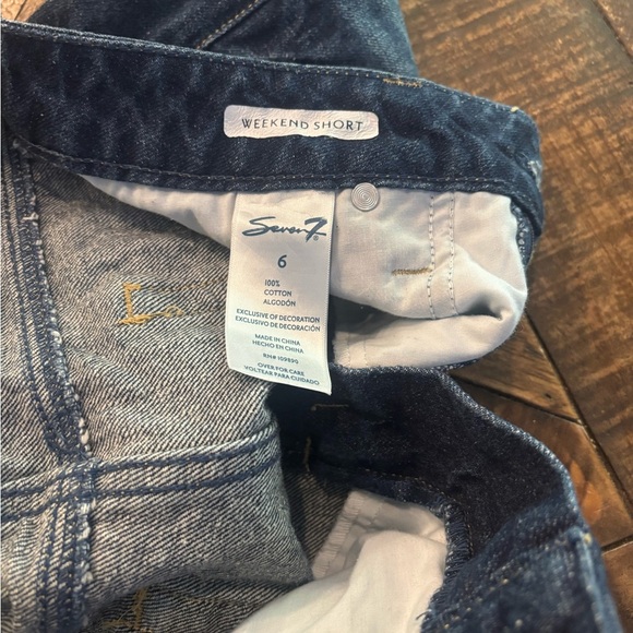 7 For All Mankind Womens 6 Weekend Short
Cut off Blue Jeans Shorts
Distressed - Picture 15 of 15